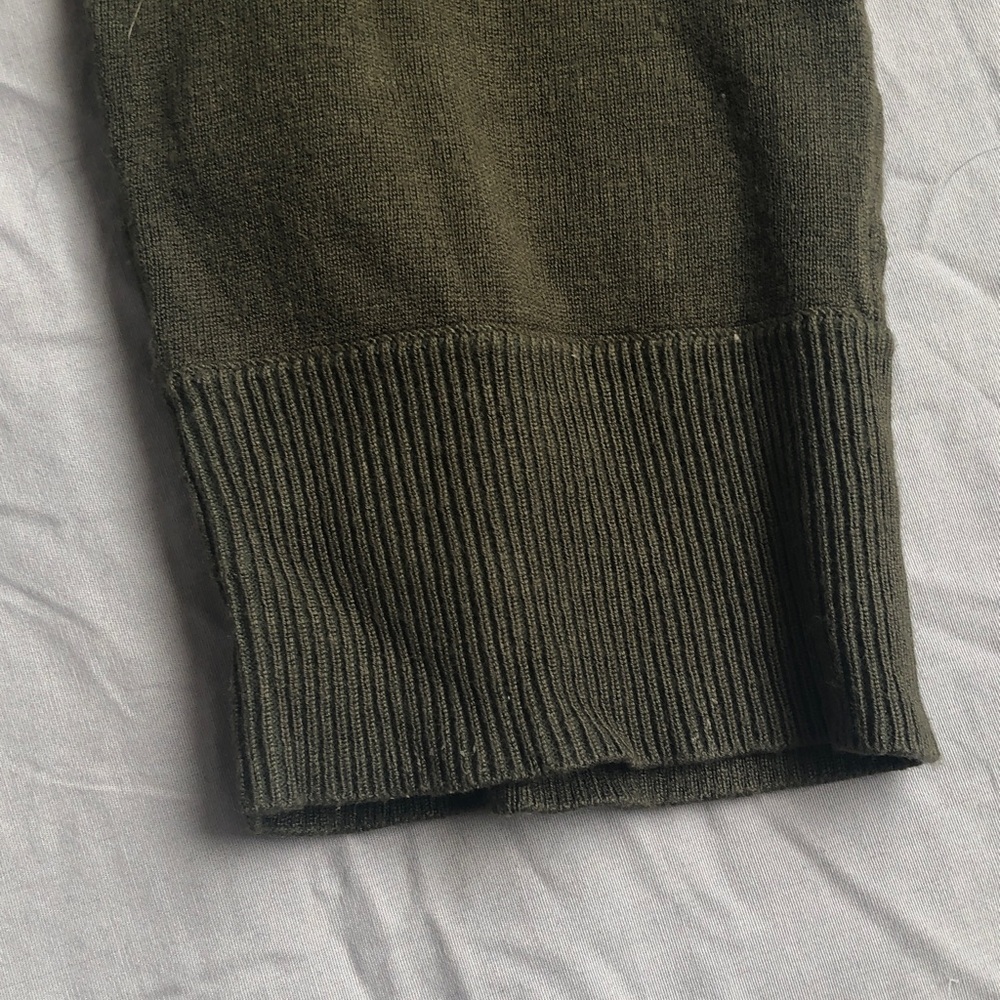 Cable & Gauge Olive Green Knit Top with Logo Tag Size XL - Picture 12 of 13